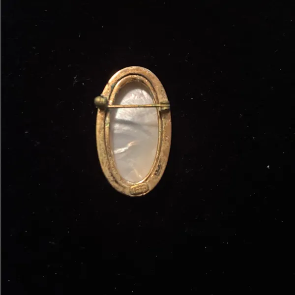 Vintage 12k Gold-Filled Mother of Pearl Pendant. - Image 4
