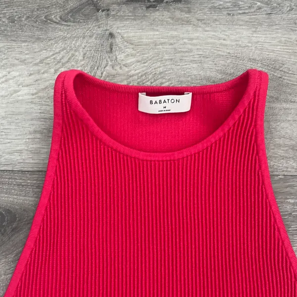 Babaton sculpt knit hot pink tank size medium - Image 2