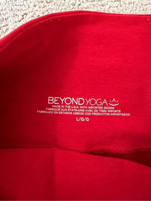Beyond Yoga Spacedye Caught in the Midi High Waisted Leggings in Holly Red Large - Image 13
