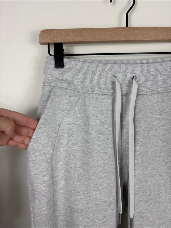Lululemon Scuba Joggers Sweatpants Women’s Size 2 Light Heather Gray Lounge - Image 4