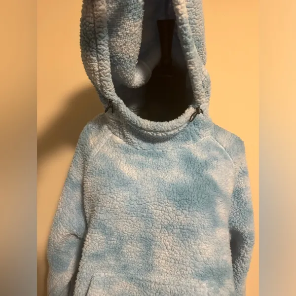EUC Victoria’s Secret Pink Blue and White Sherpa Pullover Hoodie size medium - Image 3