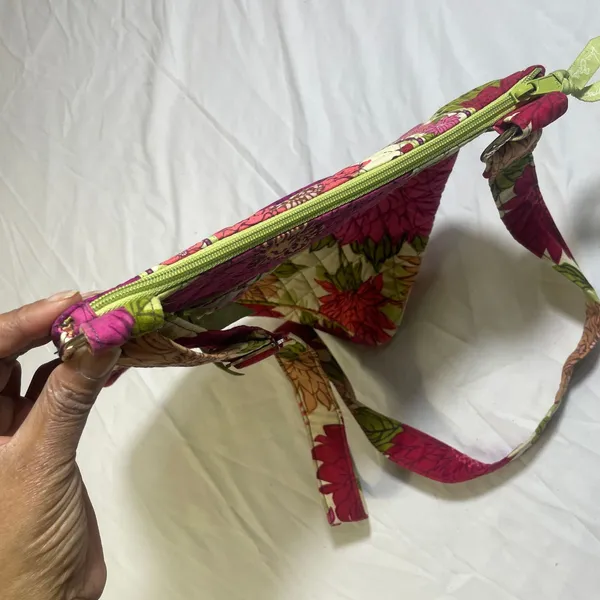 Vera Bradley Quilted Hipster Crossbody Bag - Hello Dolly Floral Pattern - Image 4