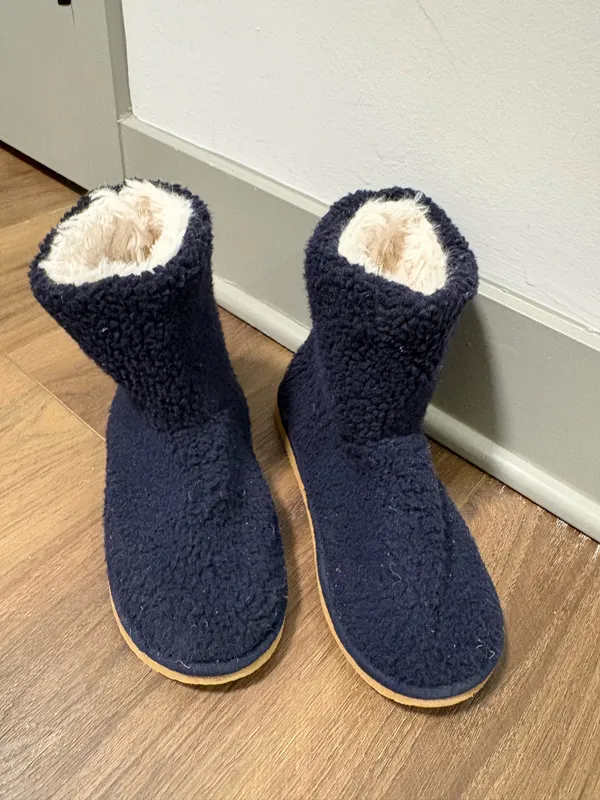 Lands End Sherpa fleece booties - Image 2