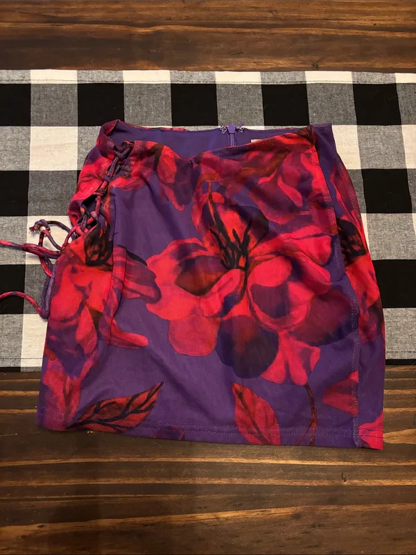 Outcast xxs floral lace up side skirt - Image 2