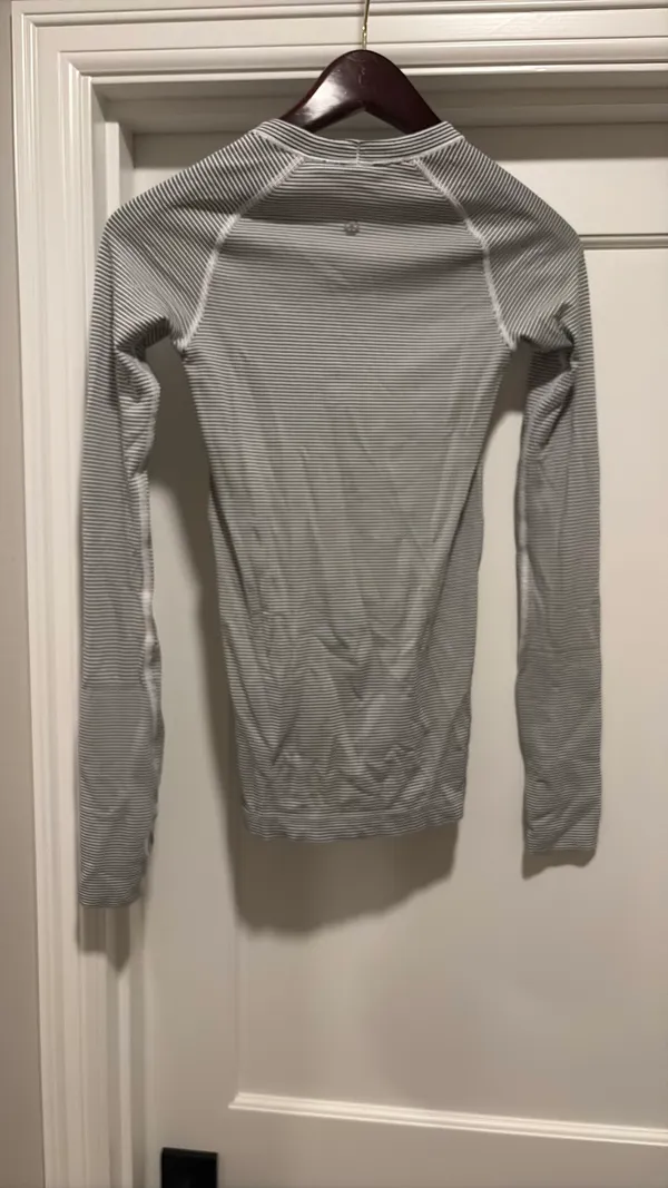 Lululemon Top Long Sleeve Swiftly Tech Striped Black White - Image 3