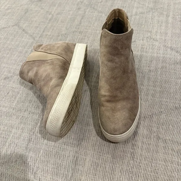 Very G Taupe Hidden Wedge Slip On Sneaker Booties Women’s 9 - Image 2