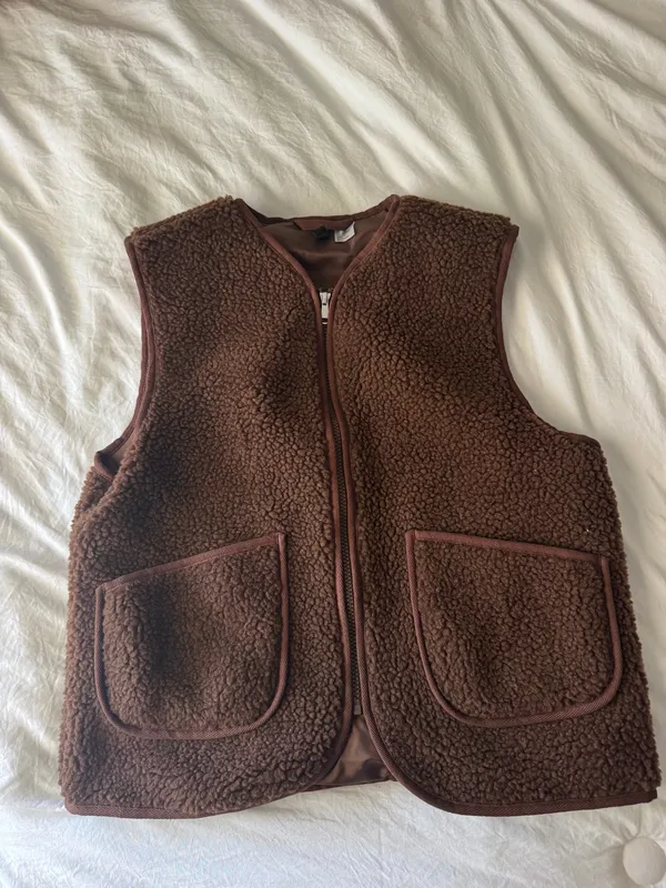 HM Divided Brown Teddy Fleece Vest - Image 3