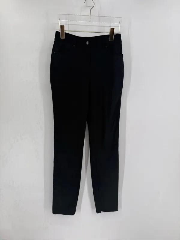 Lululemon City Sleek 5 Pocket 7/8 Pant in Black Size 4 - Image 3