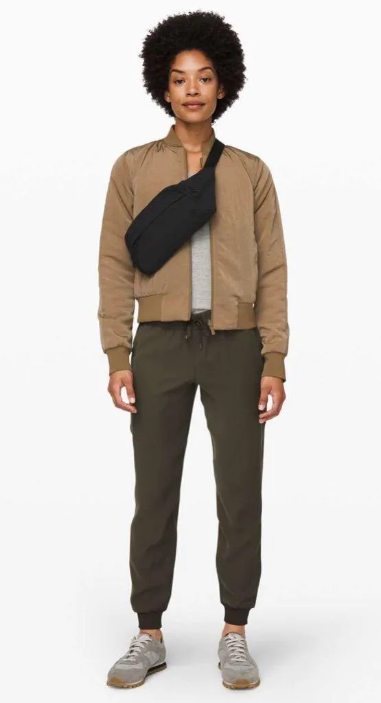 LULULEMON On the Fly Jogger in Dark Olive Size 6 - Image 4