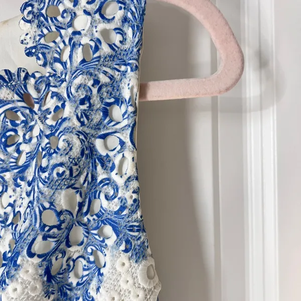 Anthropologie Eva Franco Blue White Starflower Scalloped Lace Mini‎ Dress Size 2 - Image 9