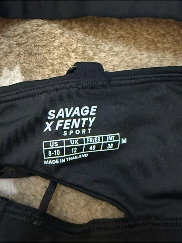 Savage X Fenty Sport black strappy sports bra women’s size medium - Image 6