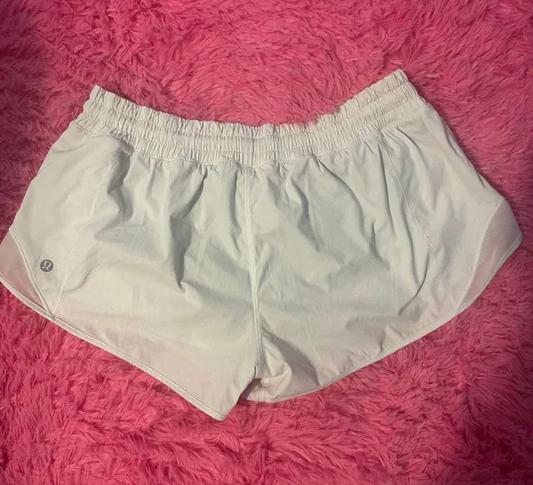 Lululemon Hotty Hot Short 2.5” - Image 2