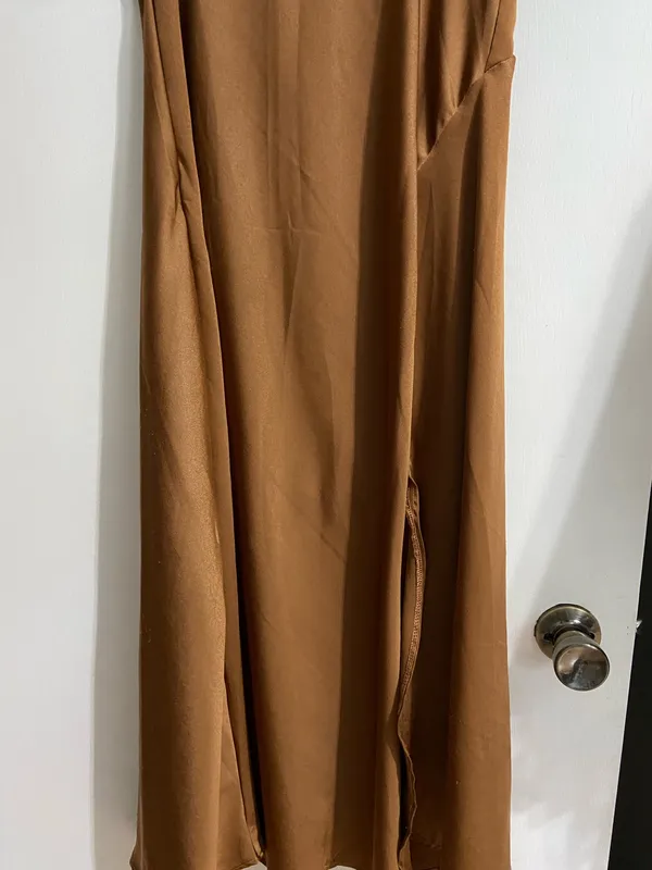 Chocolate maxi dress with ruffle sleeves - Image 3