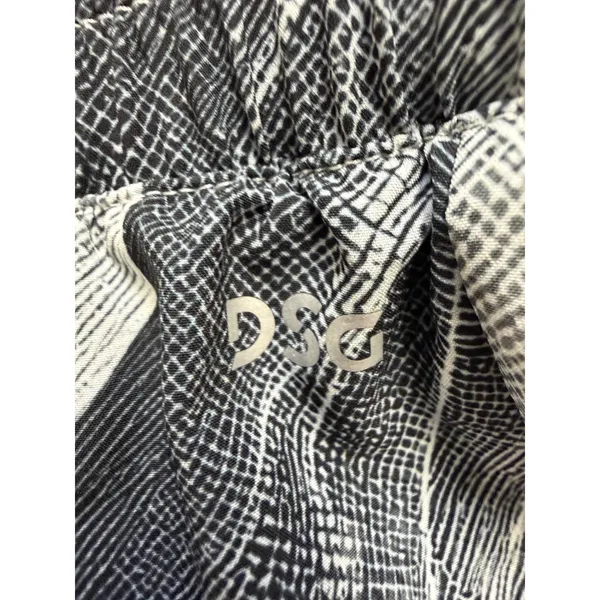 DSG Womens High Rise Stride Athletic Shorts Black White Abstract Print Small NWT - Image 2