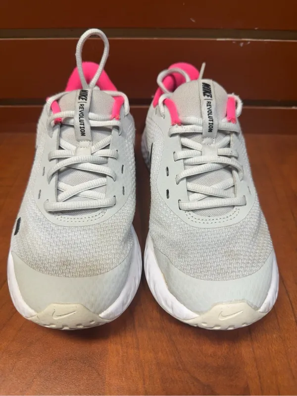 Nike Women's Light Gray and Hot Pink Running Sneakers - Image 4