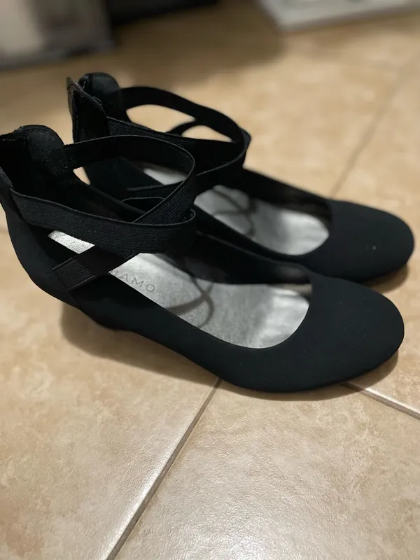 ANDIAMO Black Wedges Size 6 - Image 4