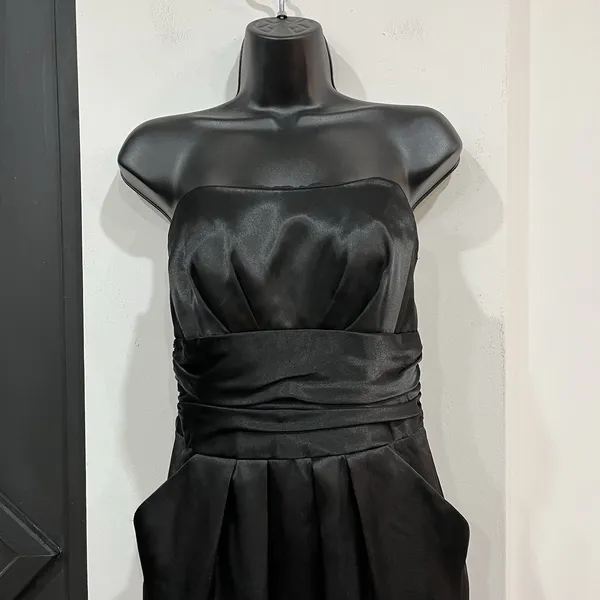 David’s Bridal Formal Bridesmaid Strapless Black Satin Dress Size 4 Pockets - Image 2