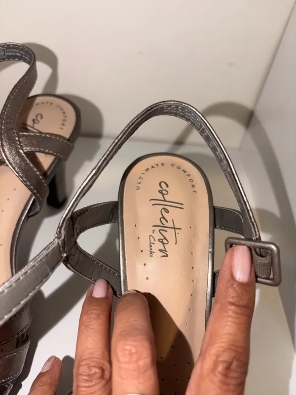Collection Clarks Sandals - Image 2