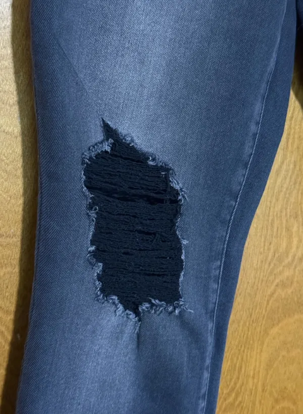 Good American Always Fits Black Distressed Skinny Jeans 6-12 - Image 6