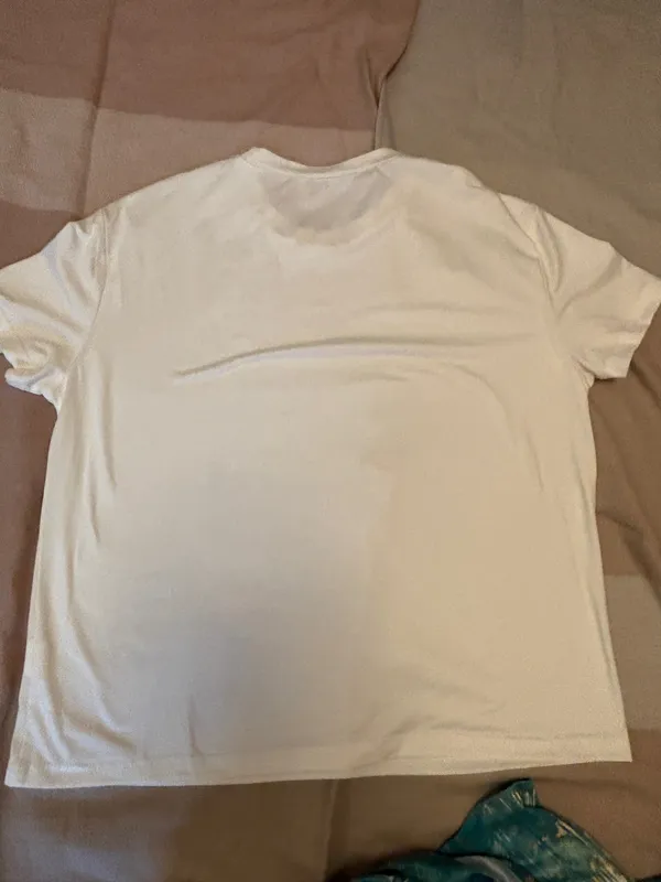 Women’s white graphic tee Size XL - Image 2