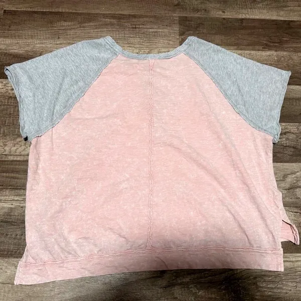 SO Women's Pink Acid Wash Raglan Henley Short Sleeve Top‎ XL Heather Gray Trim - Image 6