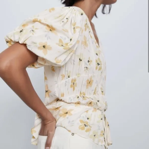 Zara Puff Sleeve Floral Button Front Top XS - Image 4