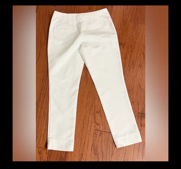 Chico’s white Ankle pants size 00 /Medium. ** refer to measurements for size. Gently warn & excellent condition. Priced to sell. Real pockets in back, still sewn in. Measurements approximately 15” waste x 36” long x 9” rise. Non-smoking home. Priced to sell at as is condition. Don’t like my price make reasonable offer! - Image 3