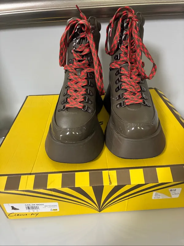 Circus by Sam Edelman Dark Moss Platform Hiker Boots with Red Accent Laces - Image 4