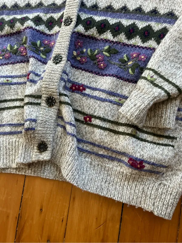 Vintage Northern Treasures Floral EMBROIDERED Sweater Hong Kong cotton wool M - Image 2