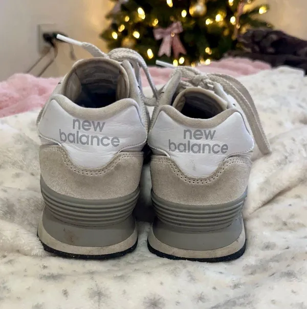 New Balance Tennis Shoes - Image 4