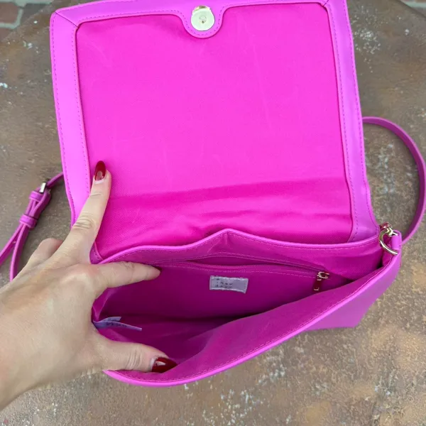 Target NWOT A New Day hot pink quilted puffy crossbody bag - Image 4
