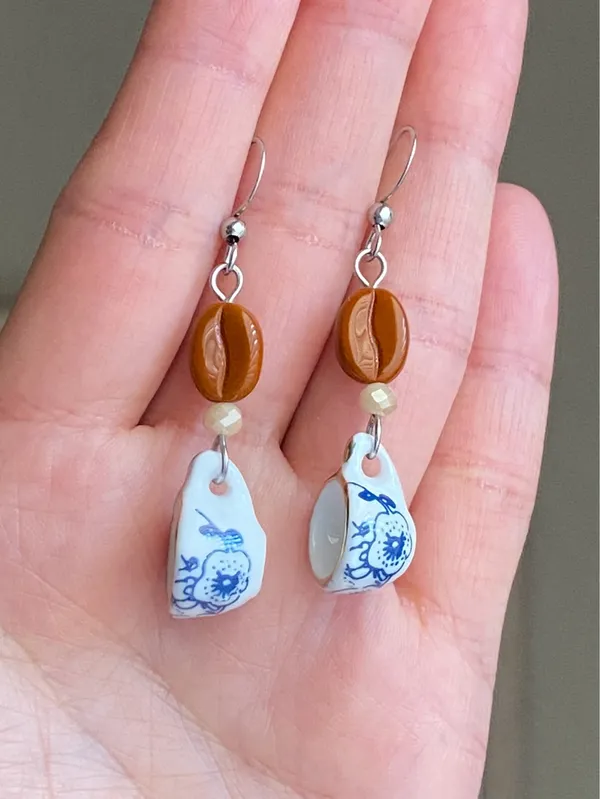 Handmade porcelain mug cup & coffee beans unique fun fairy antique style dangle earrings☕️🍃🌀 - Image 5
