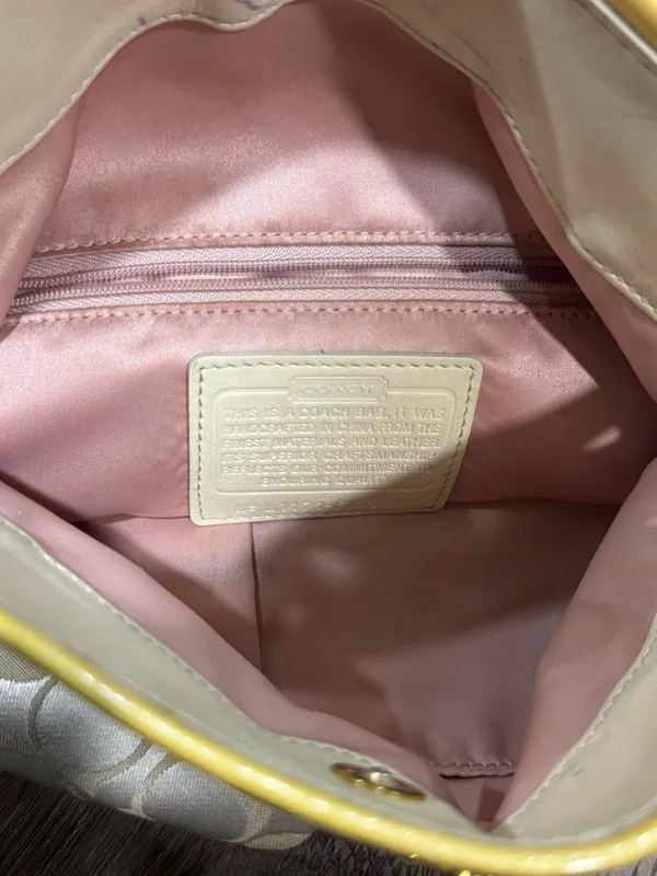 Coach Signature Yellow & White Shoulder Bag - Image 6