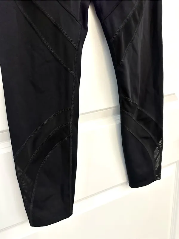 ALO Yoga Mesh Leggings Size Small - Image 3