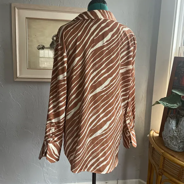 A New Day Brown Cream Animal Print Silky Blouse Button up Top Oversized Dinner - Image 3