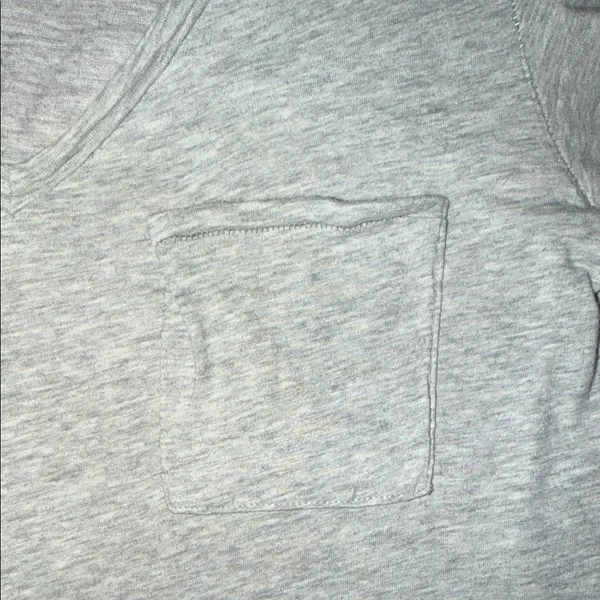 Abercrombie and Fitch Women's Casual V-Neck Gray Top - Image 3