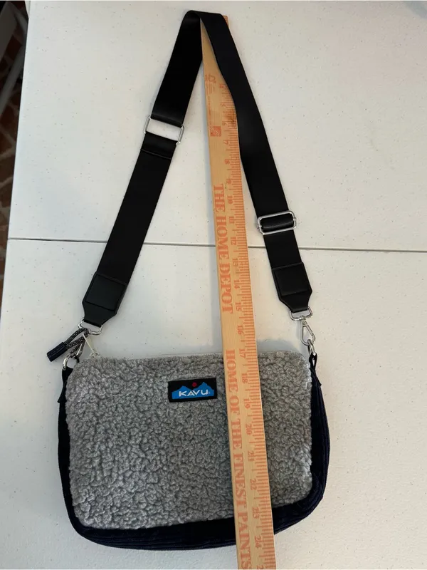 Kavu So Snuggy Crossbody Purse gray corduroy‎ & Sherpa Gorpcore granola girl - Image 3