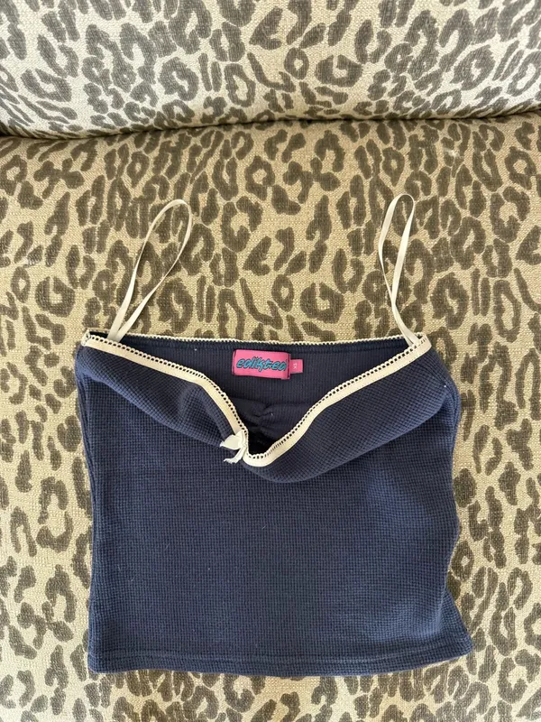 Edikted Tube Top navy with white lace - Image 3