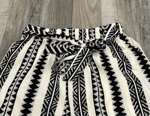 Shein Patterned Wide Leg Pants - Image 2