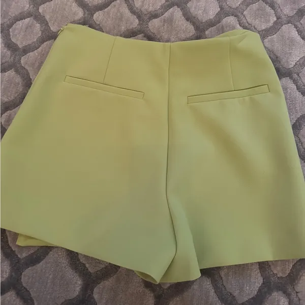 Never worn Lime green Zara skort - Image 4
