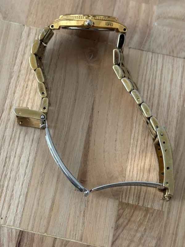 Seiko Vintage Watch Gold Bracelet Case White Dial Blue Gold Hands Date Window - Image 9