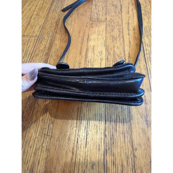 Vera Pelle WOMENS Mini Buckle Crossbody Black Leather - Image 4
