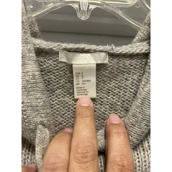 H&M Womens Small Hoodie Sweater Gray Crop Side Split Pullover Knit Acrylic Blend - Image 2