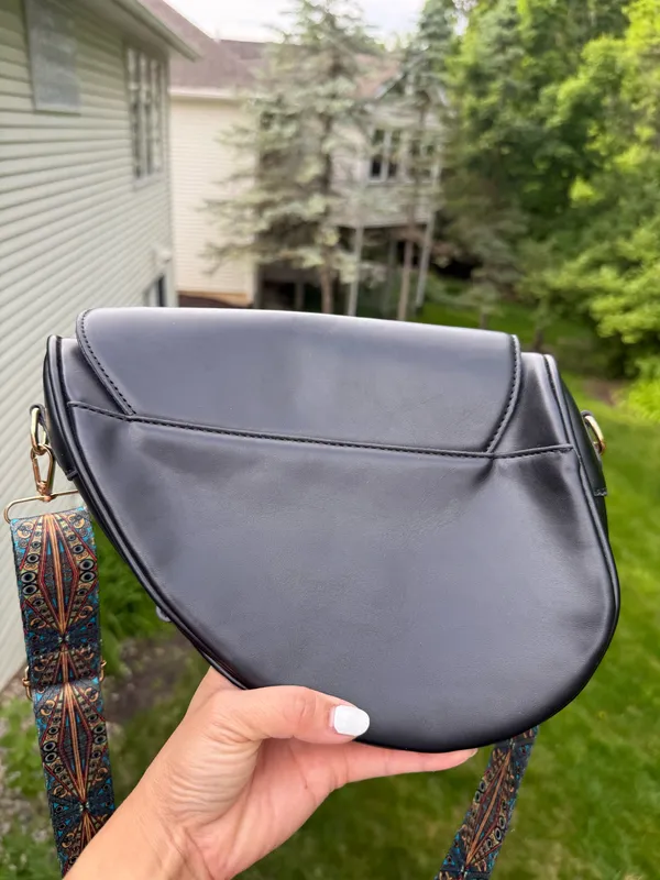 Black asymetric saddle bag - Image 2