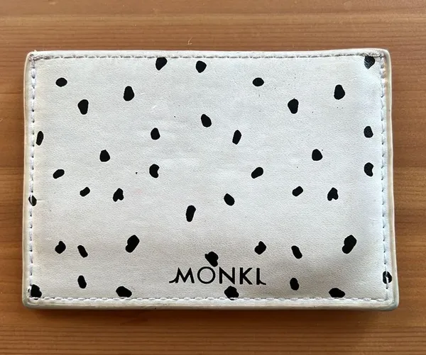 Monki card holder - Image 2