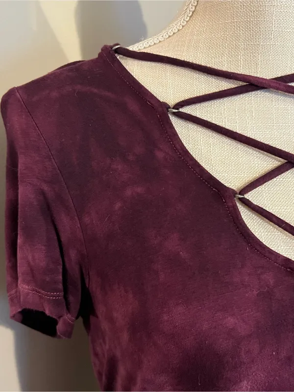 American Eagle Soft & Sexy Tagless Crisscross Short Sleeve Top Burgundy Tie Dye - Image 3