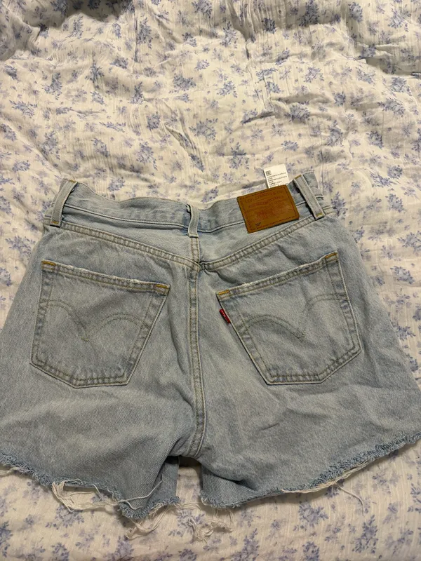 Levi’s Shorts - Image 3