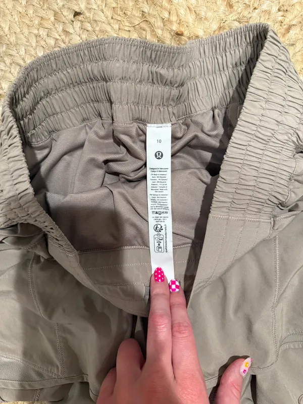 Lululemon Hotty Hot High-Rise 4" Shorts - Image 3