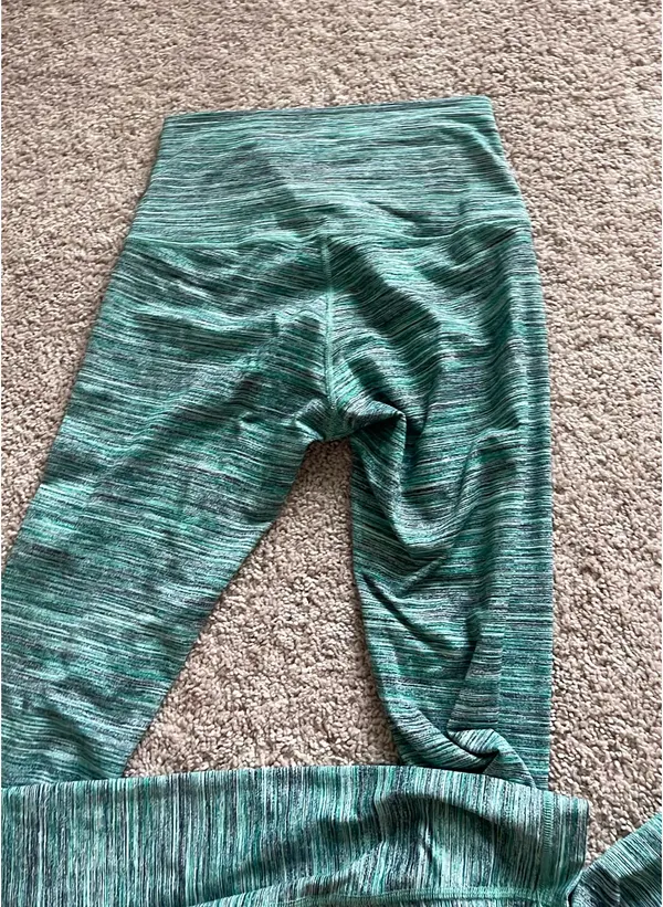 Lululemon green high waisted leggings - Image 2