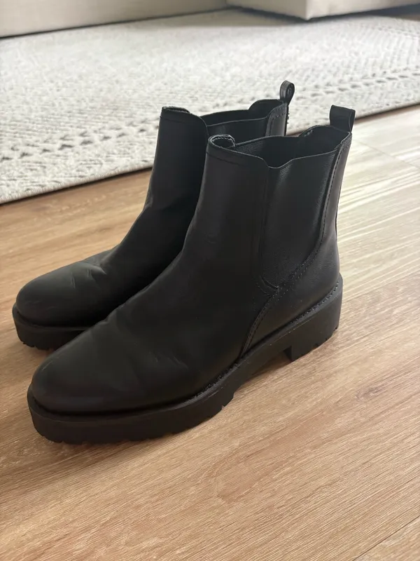 Sam Edelman Justina Black Chelsea Boots 8 - Image 2